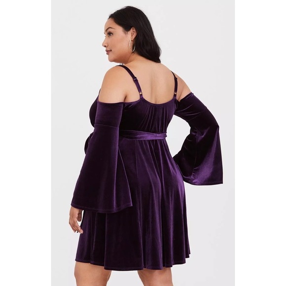 *Flawed Torrid Mini Velvet Cold Shoulder Surplice Dress Purple Size 1X No Tie - Picture 8 of 16